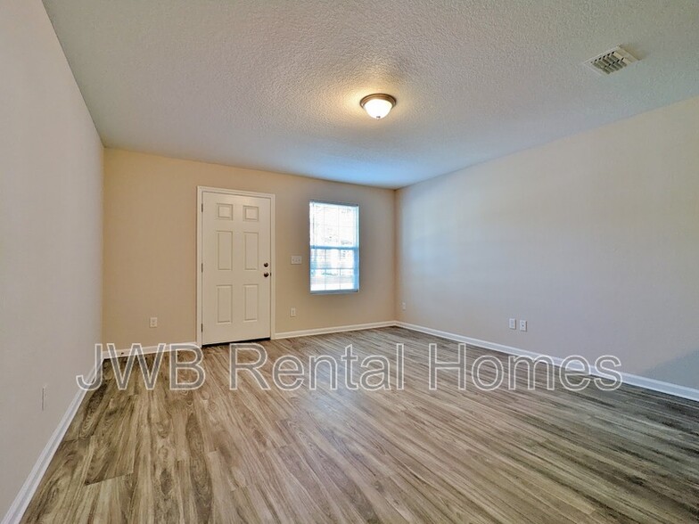 Building Photo - 8505 McGirts Village Ln