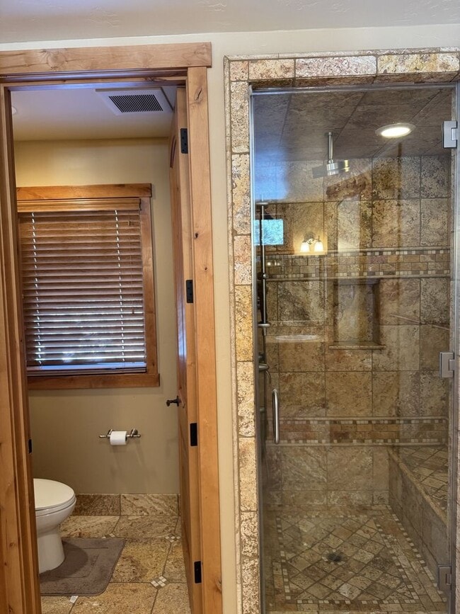 Building Photo - Luxury 5-Bedroom, 6-Bathroom Mountain Retreat – Hot Tub, Fireplaces, & More!