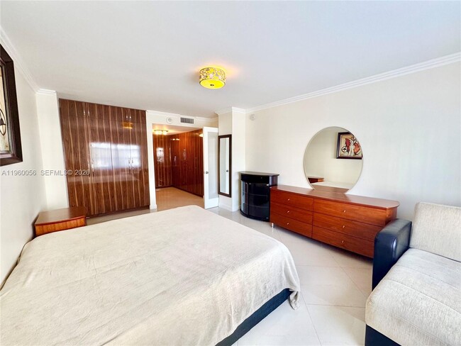 Building Photo - 230 174th St