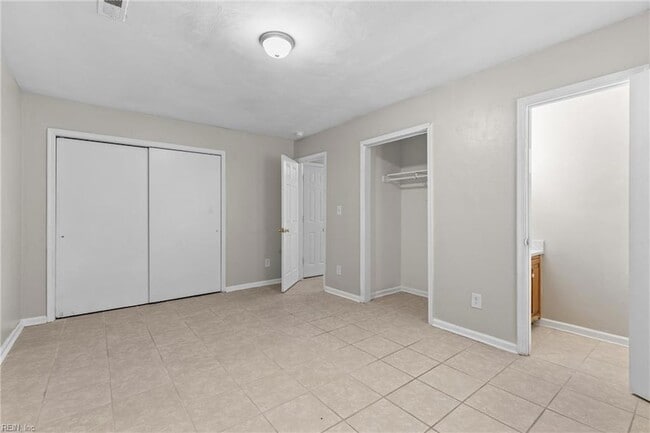 Building Photo - 6048 Brookwood Dr
