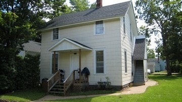 Building Photo - 731 Broadway St