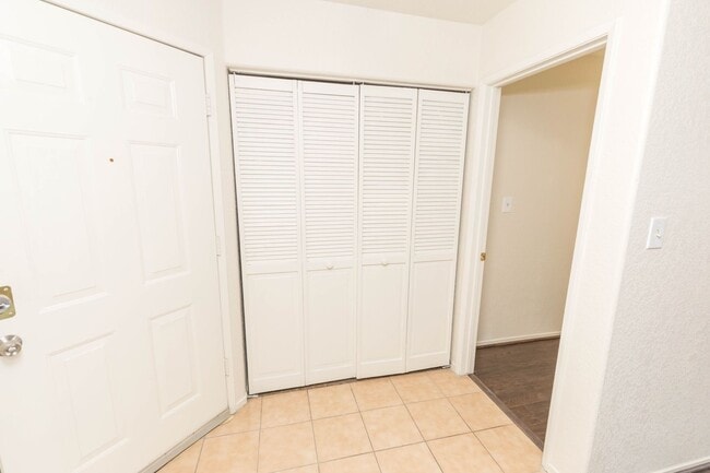 Building Photo - Now Available for Rent 2 Bedroom at Vizcaya