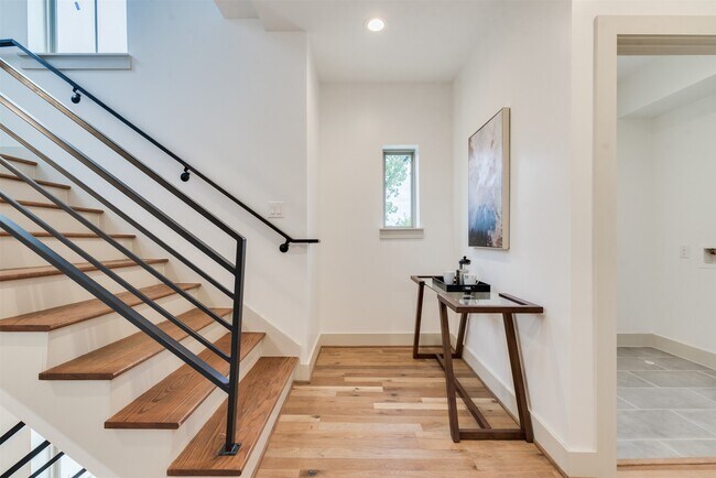 Building Photo - 1414 Wichman St