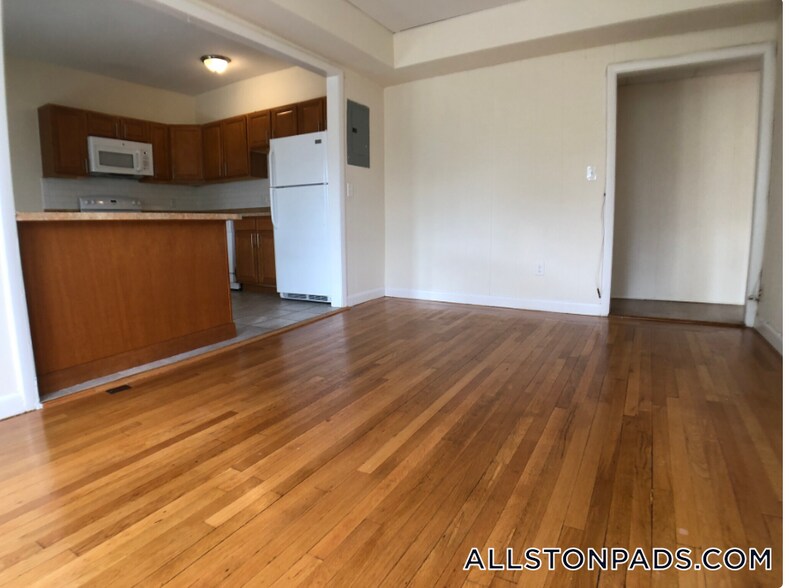 Building Photo - 1135 Commonwealth Ave