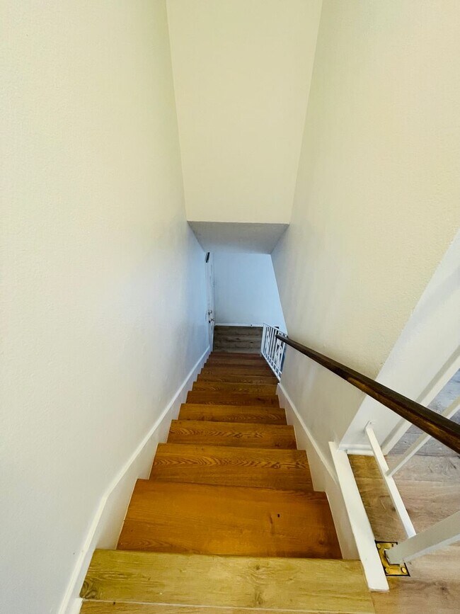 Building Photo - Renovated 3-bedroom townhouse in Todd Ranch with garage and spacious yard