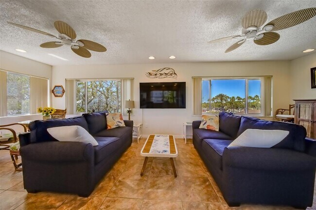 Building Photo - 18111 1st St E