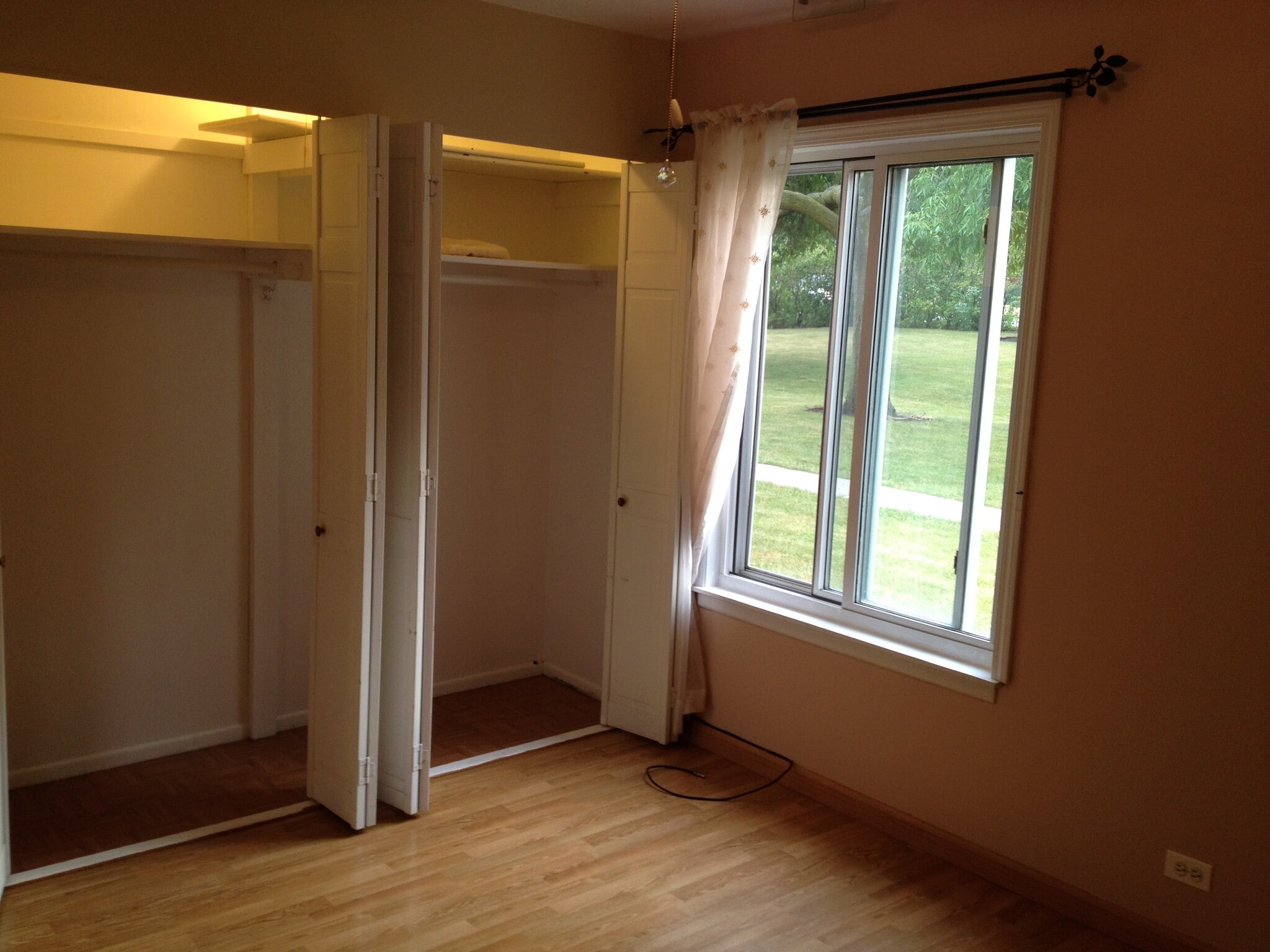 Building Photo - 1362 Cove Dr