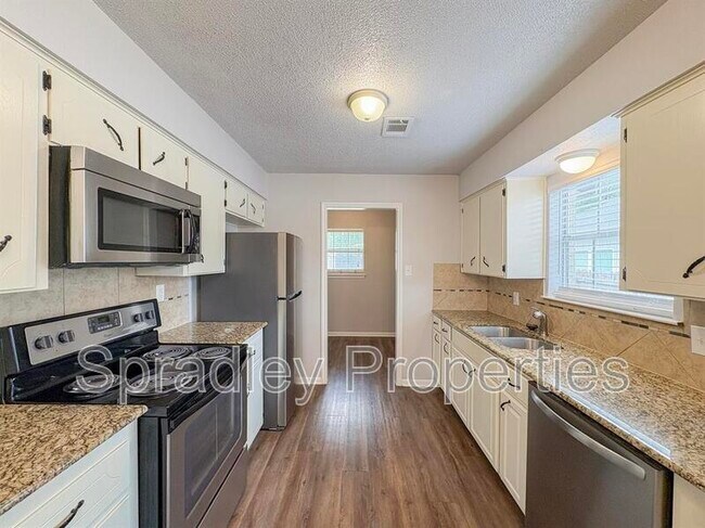 Building Photo - 1020 N Wall St