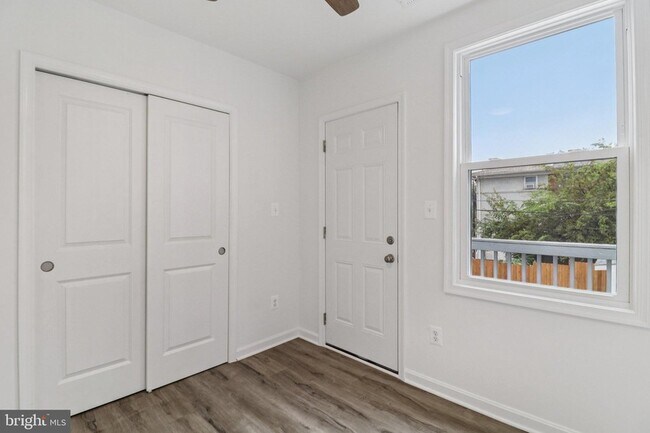 Building Photo - 303 Seaton Pl NE