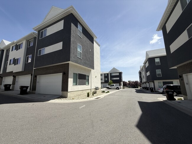 Building Photo - 63 E Hamblin Ln
