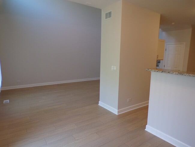Building Photo - 3364 Blue Ridge Dr