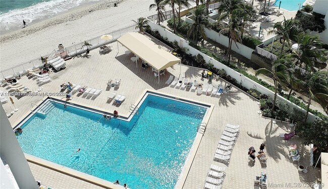 Building Photo - 3505 S Ocean Dr