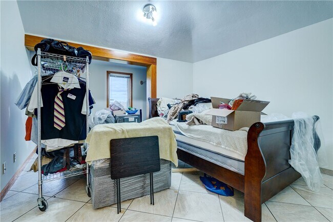 Building Photo - 2654 Whalen Rd