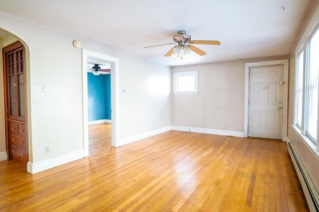 Building Photo - 204 Alsace St