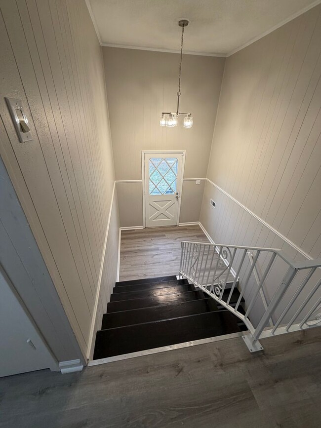 Building Photo - Newly Renovated For You!