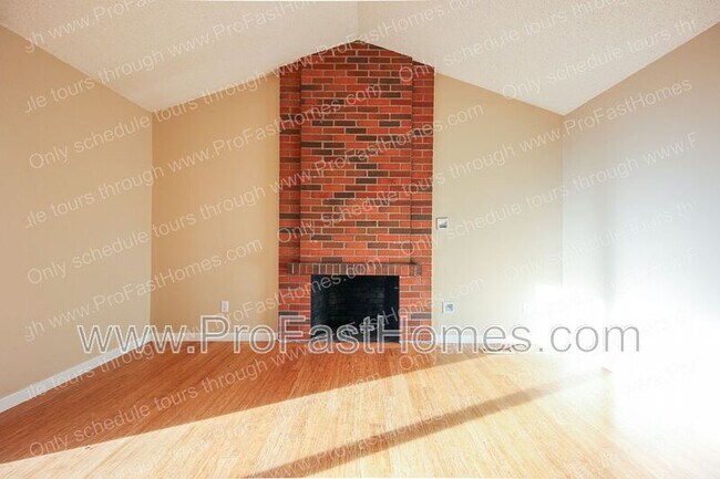 Building Photo - 14210 SW Rochester Dr