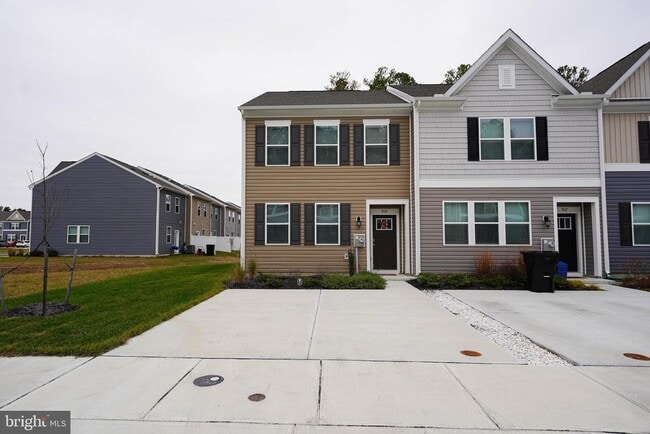 Building Photo - 819 Mersey Ln