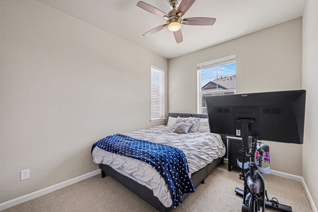 Building Photo - Gorgeous 3 bed 2.5 bath Home Available in Parker!