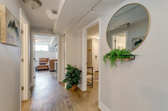 Building Photo - Updated 2BD, 1BA Half-Duplex in North Park...