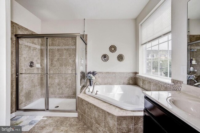 Building Photo - 223 Breeders Cup Dr