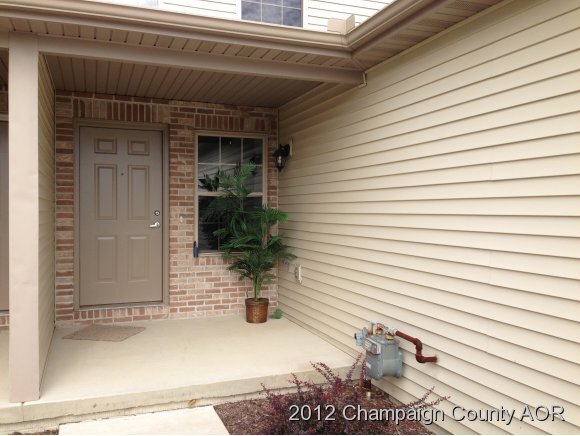 Entry - 3818 Balmoral Dr