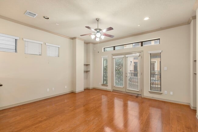 Building Photo - 1607 Bass St