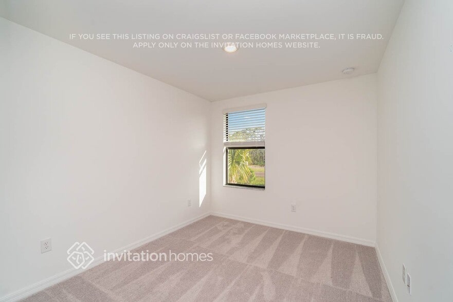 Building Photo - 2011 E Landings Wy