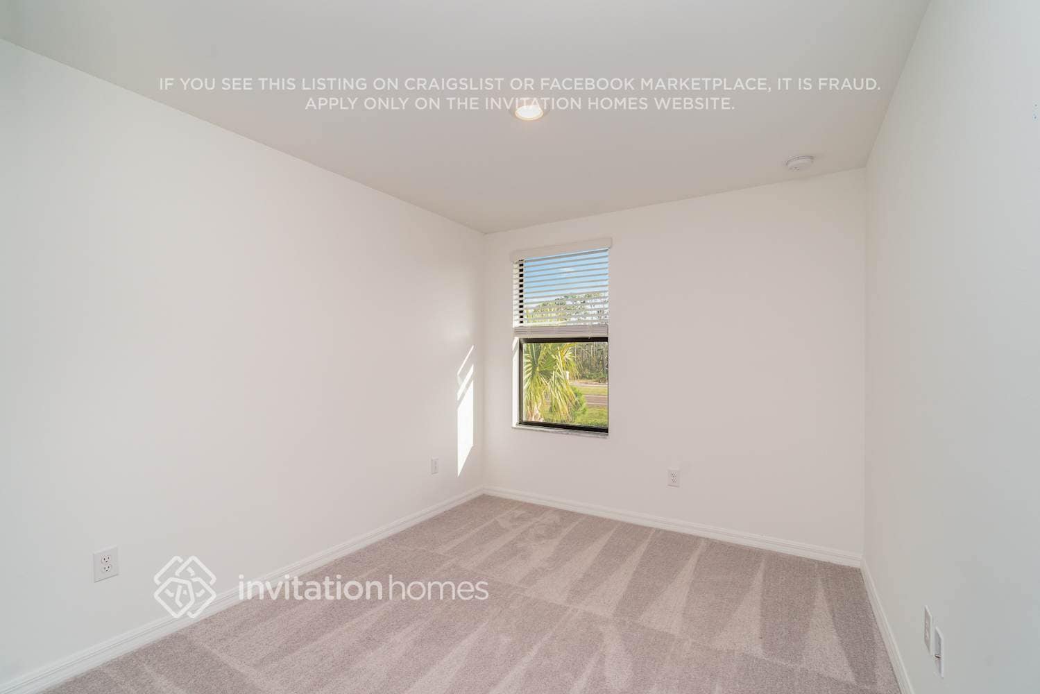 Building Photo - 2011 E Landings Wy