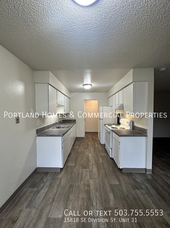 Building Photo - 2 - Bedroom Apartment, Down Stairs, Near T...