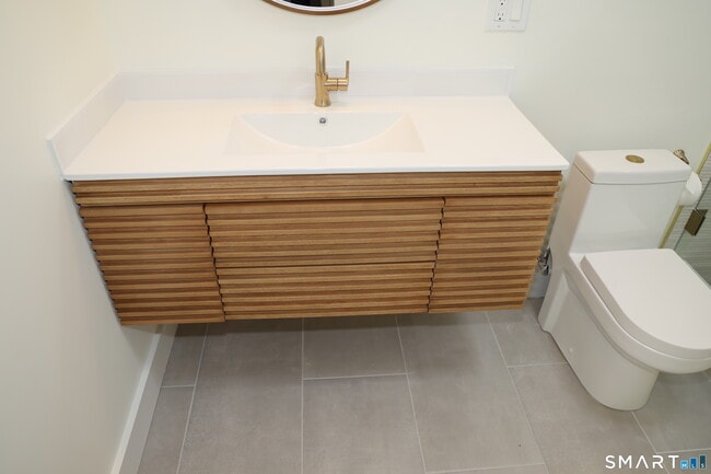 Building Photo - 185 Melba St