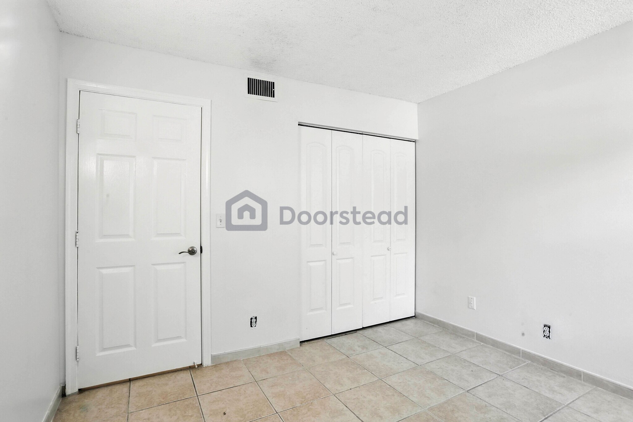 Building Photo - 3050 Norwood Pl