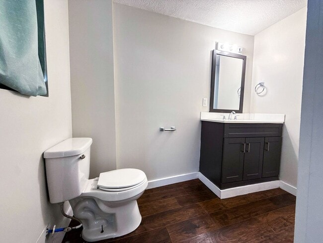 Building Photo - Beautifully Updated 3BR Two-Story Home w/ Fenced Yard & Off-Street Parking