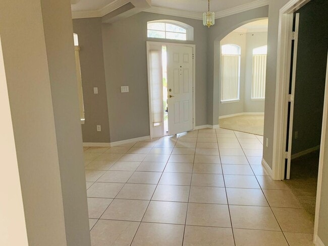 Building Photo - Beautiful 4 bed 3 bath plus Office and Pri...