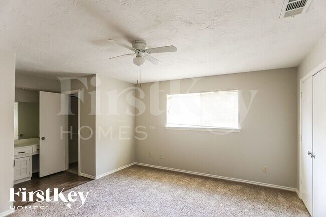 Building Photo - 2110 Richbrook Dr