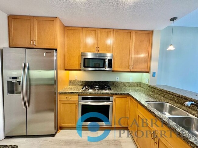 Building Photo - 850 Beech St