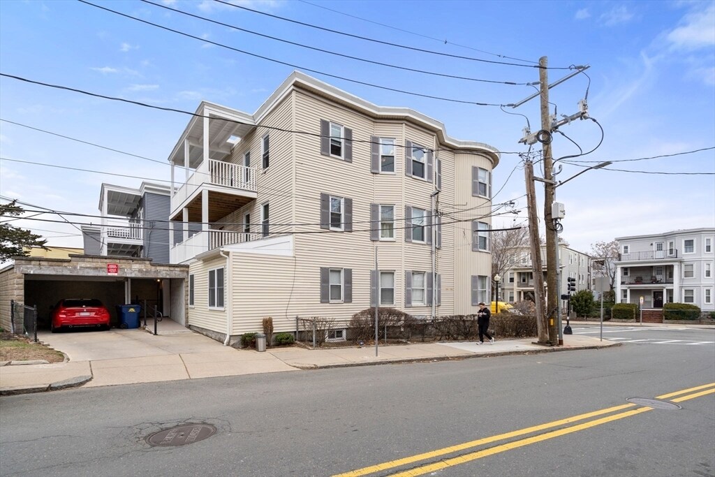 Building Photo - 437 Washington St