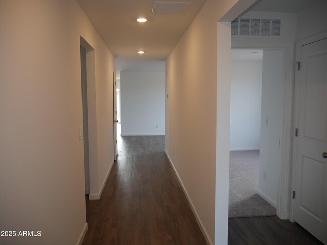 Building Photo - 1397 E Peggy Dr