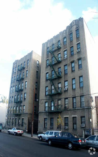 Building Photo - 1261 Merriam Ave