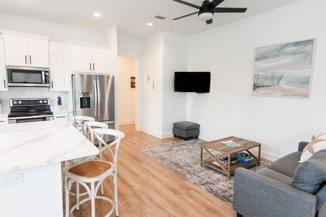 Building Photo - Elegant 4-Bedroom Home in Lakeside at Blue...