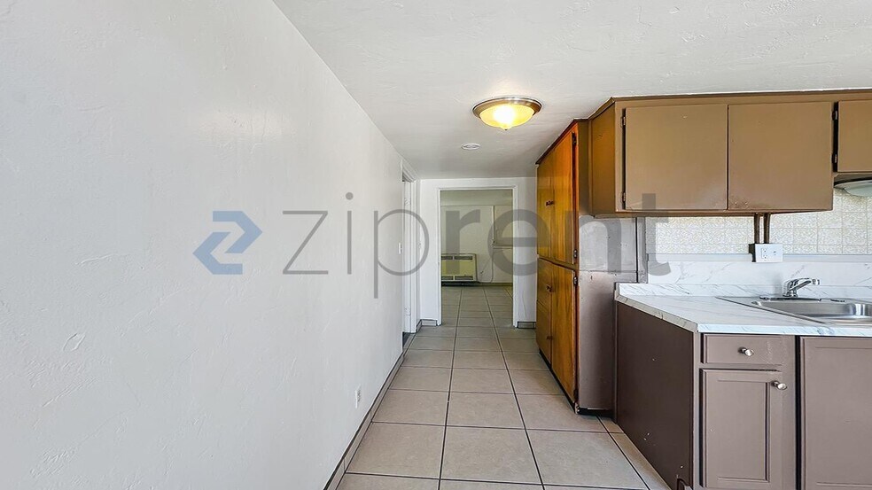 Building Photo - 3634 E Madison Ave