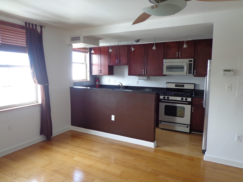 Kitchen - 1417 Newton St NW
