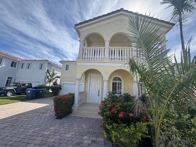 Building Photo - 14044 SW 276th Way