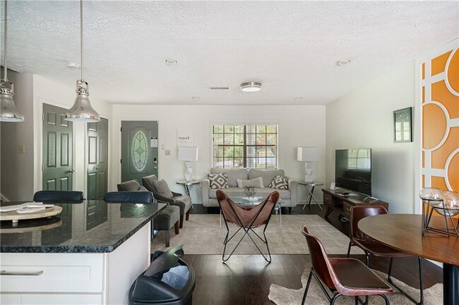 Building Photo - 942 Cadencia Way SW