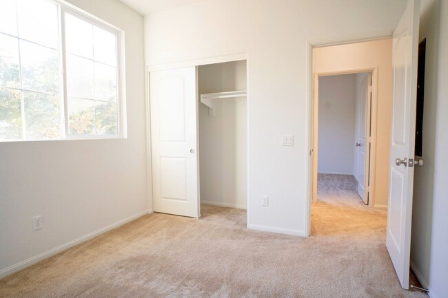 Building Photo - 3 bedroom Townhome in Otay Ranch