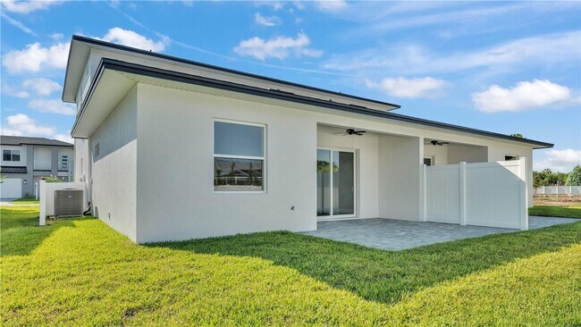 Building Photo - Stunning New Construction Villa for Rent Near Lake John