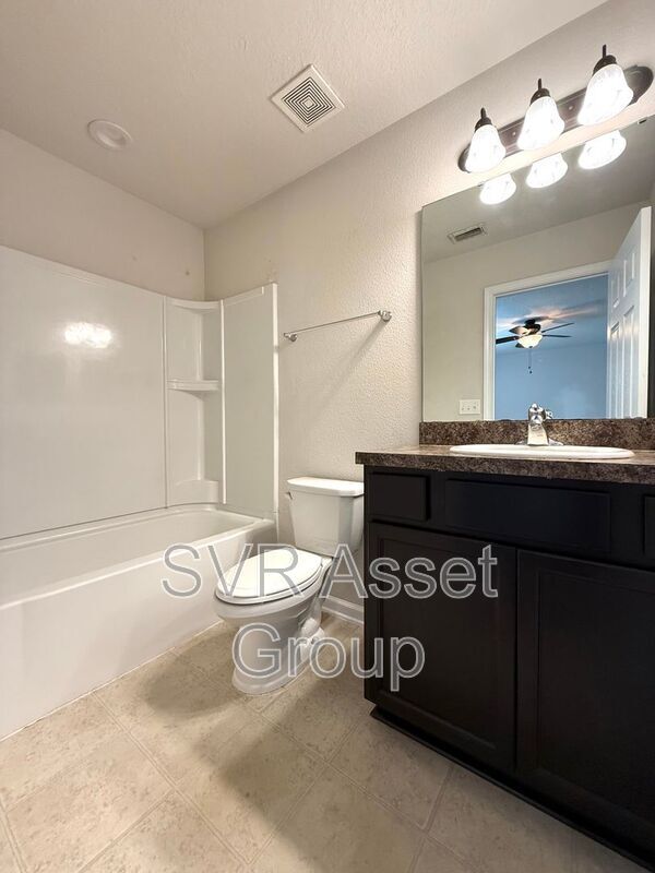 Building Photo - 5860 Harris Ave