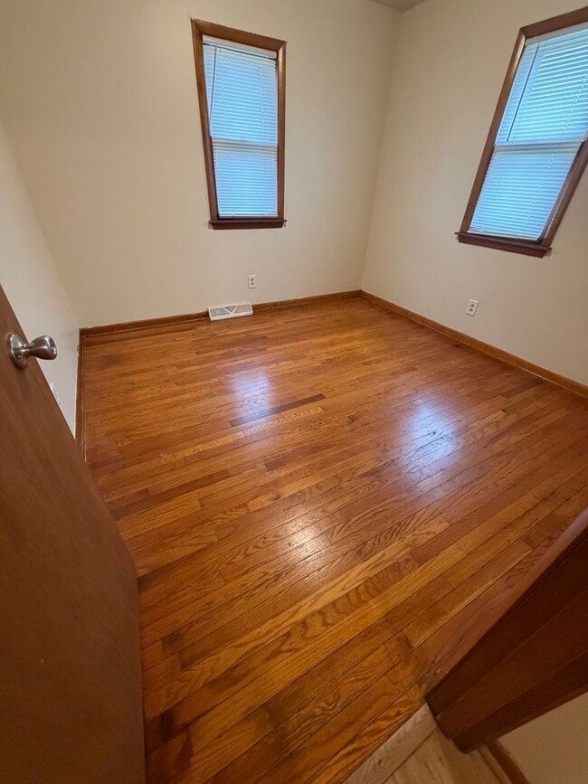 Building Photo - Creek