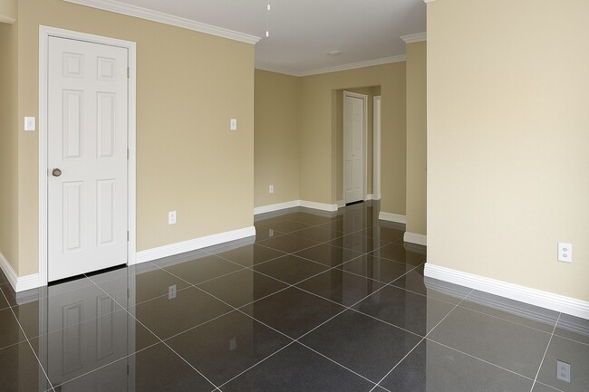 Building Photo - 4719 Clay St