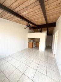 Building Photo - Aliamanu/Salt Lake - 2 bedroom 1 bath Duplex