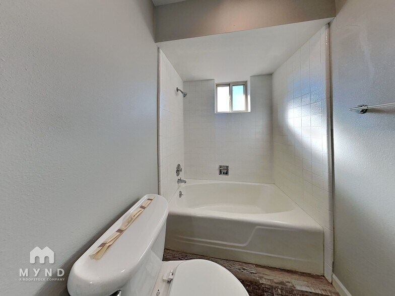 Building Photo - 2009 W Newcastle Cir